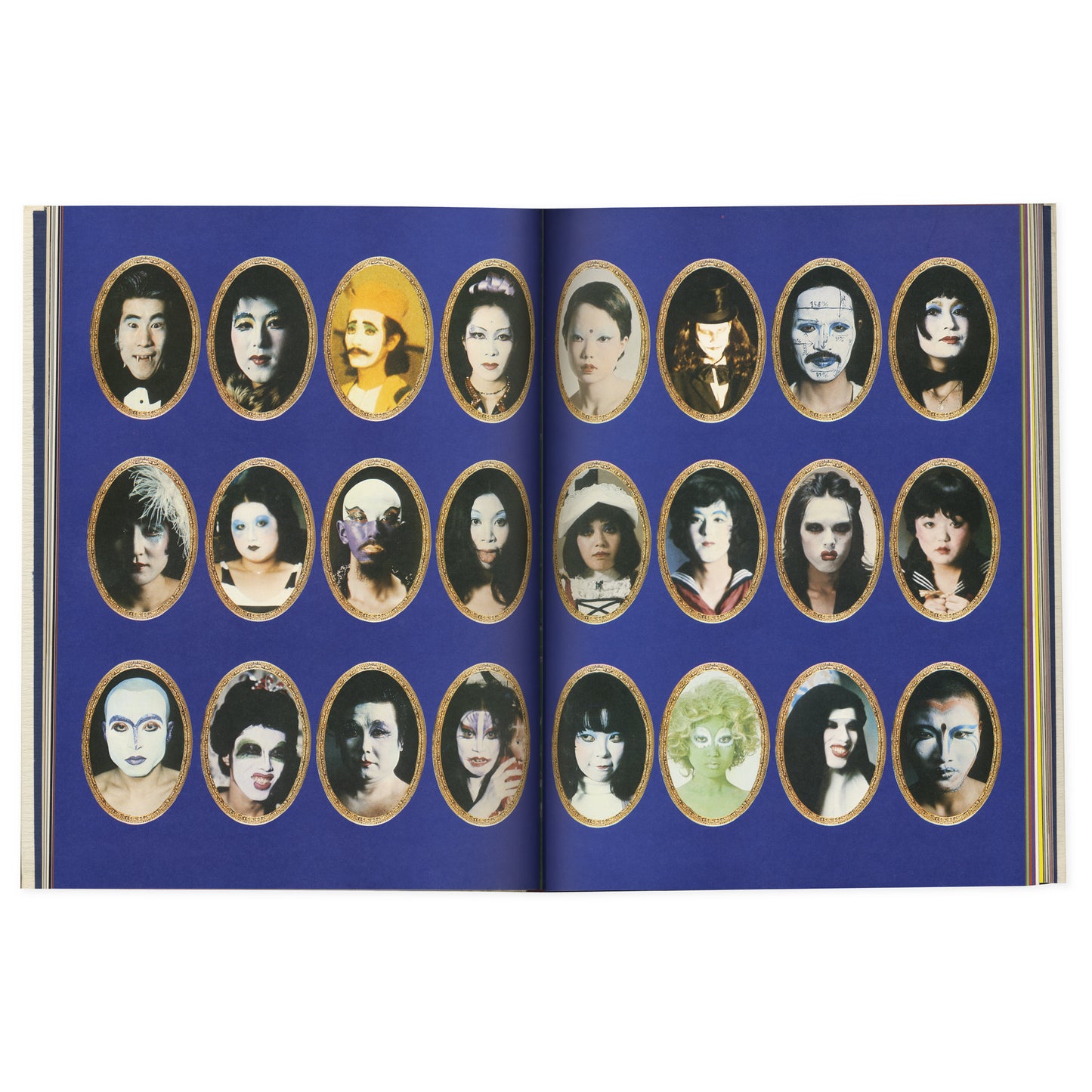 Photothèque Imaginaire de Shūji Terayama, Les Gens de la Famille Chien Dieu